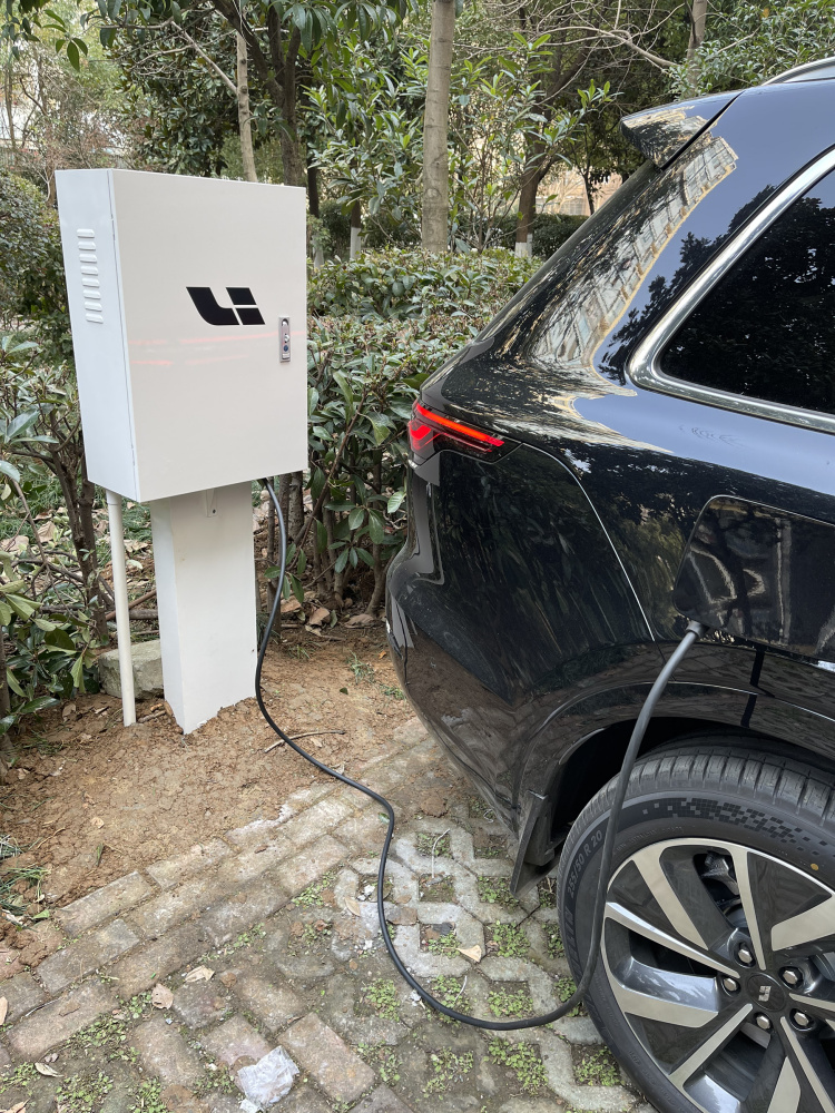 户外充电桩安装金标准在哪里?看过来先_理想汽车