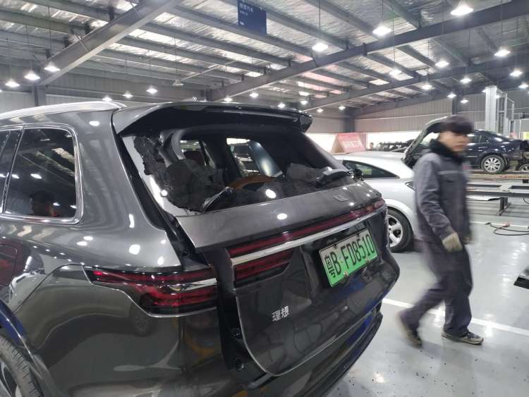 大家觉得理想one维修费贵不贵 总价比我想的要低一些 感觉还比较公道 没有像一些豪车随便修修都过万 维修费和车 价成正比 现在希望授权维修中心的维修能力够强 能够不留下太多伤痕 漆面不要有色差 理想汽车 大家觉得理想one维修费贵不贵 总价比我想的要低一些 感觉还比较公道 没有像一些豪车随便修修都过万 维修费和车 价成正比 现在希望授权维修中心的维修能力够强 能够不留下太多伤痕 漆面不要有色差 理想汽车