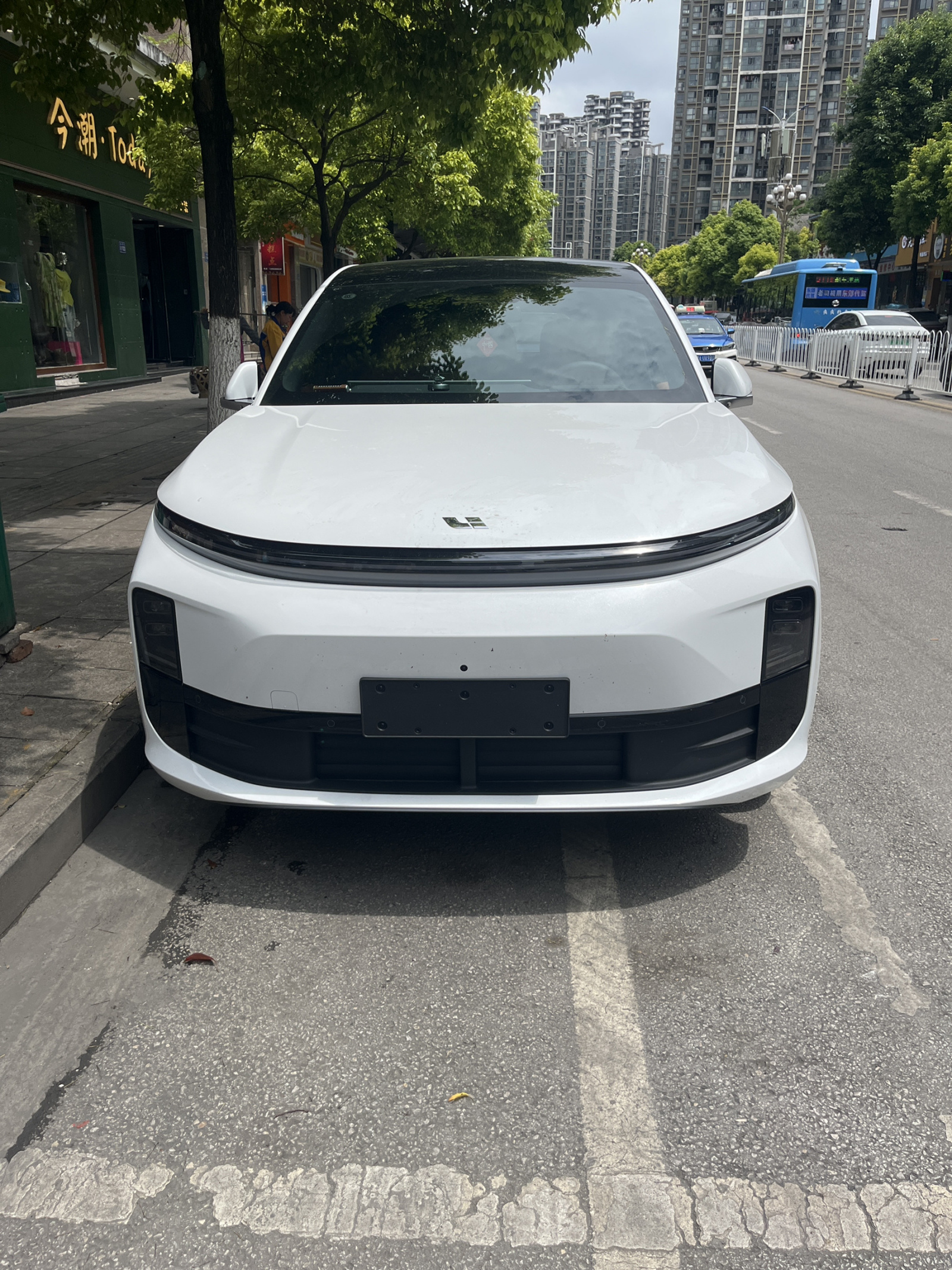 25万的车开出百万以上的舒适和性能_理想汽车