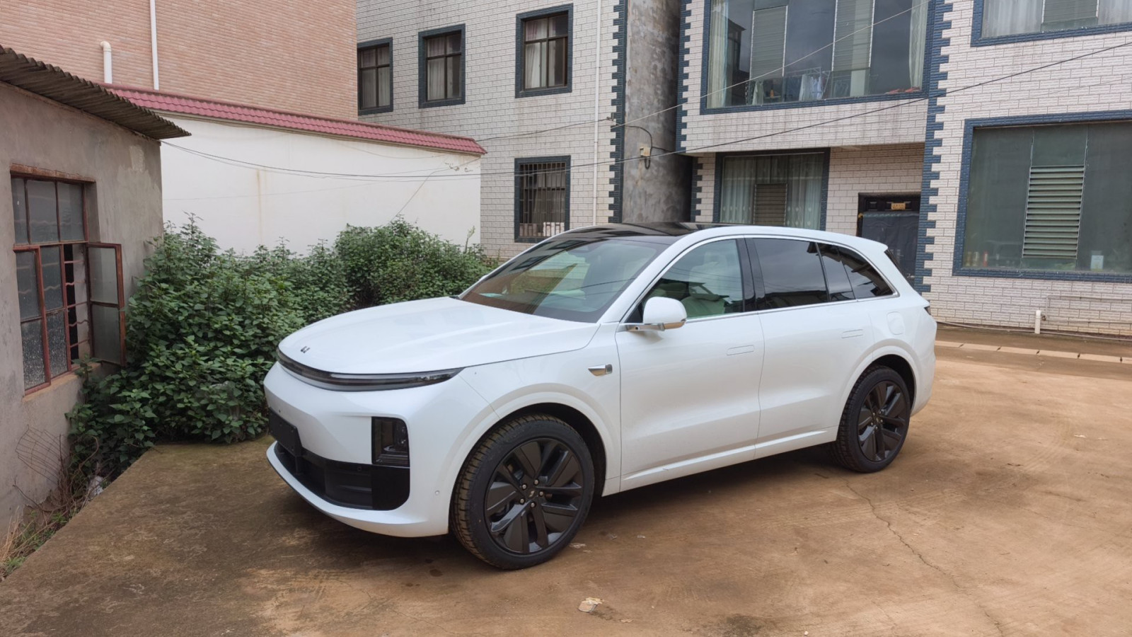 期待已久的理想l6_理想汽车